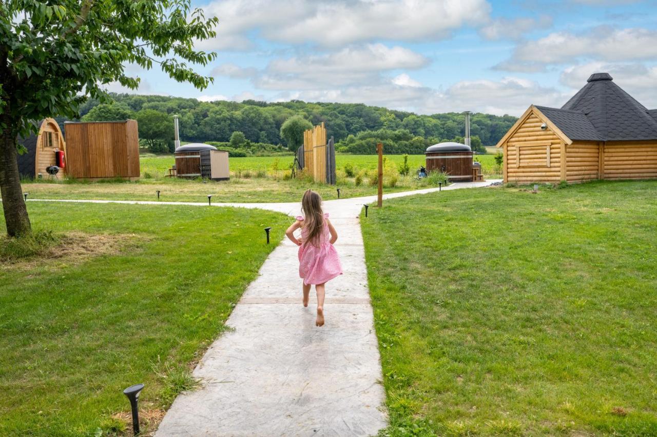 Logements Insolites A La Ferme - Yourte, Kota Ou Pod Farbus Екстериор снимка