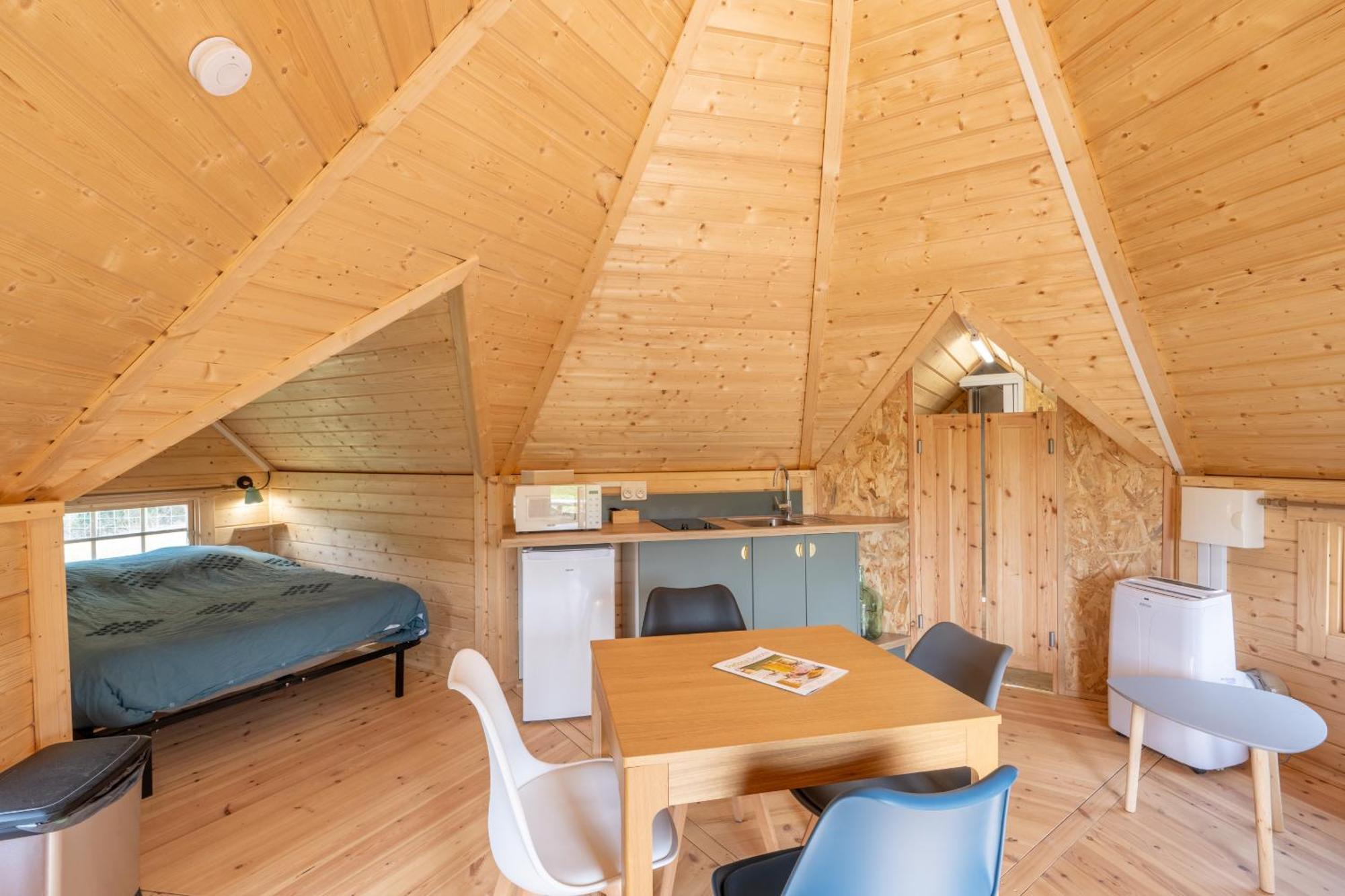 Logements Insolites A La Ferme - Yourte, Kota Ou Pod Farbus Стая снимка