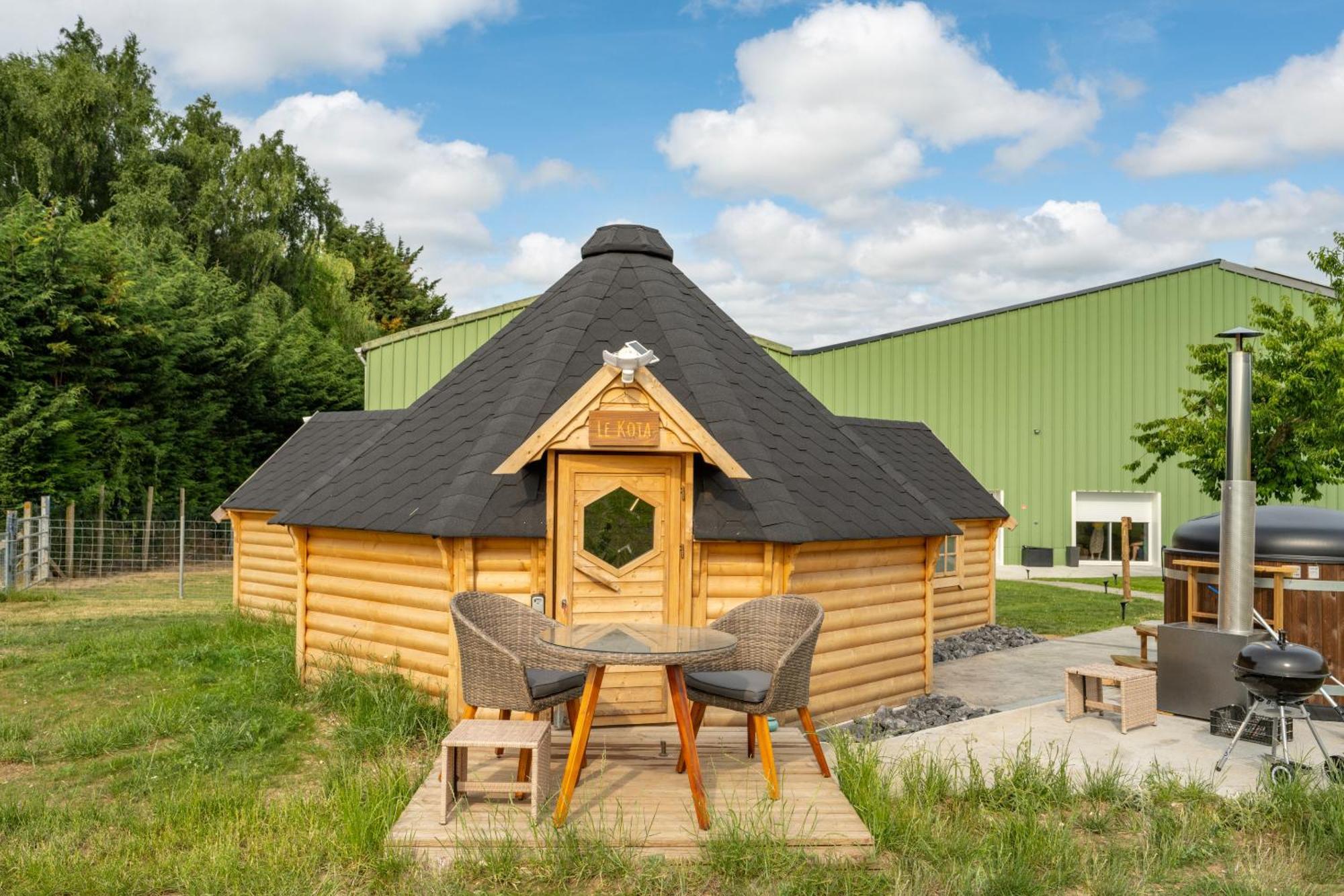 Logements Insolites A La Ferme - Yourte, Kota Ou Pod Farbus Стая снимка