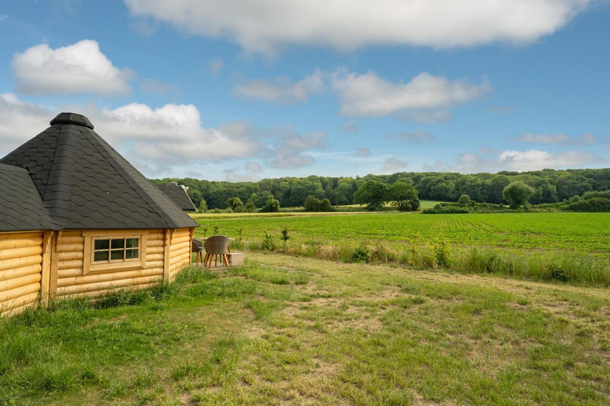 Logements Insolites A La Ferme - Yourte, Kota Ou Pod Farbus Стая снимка