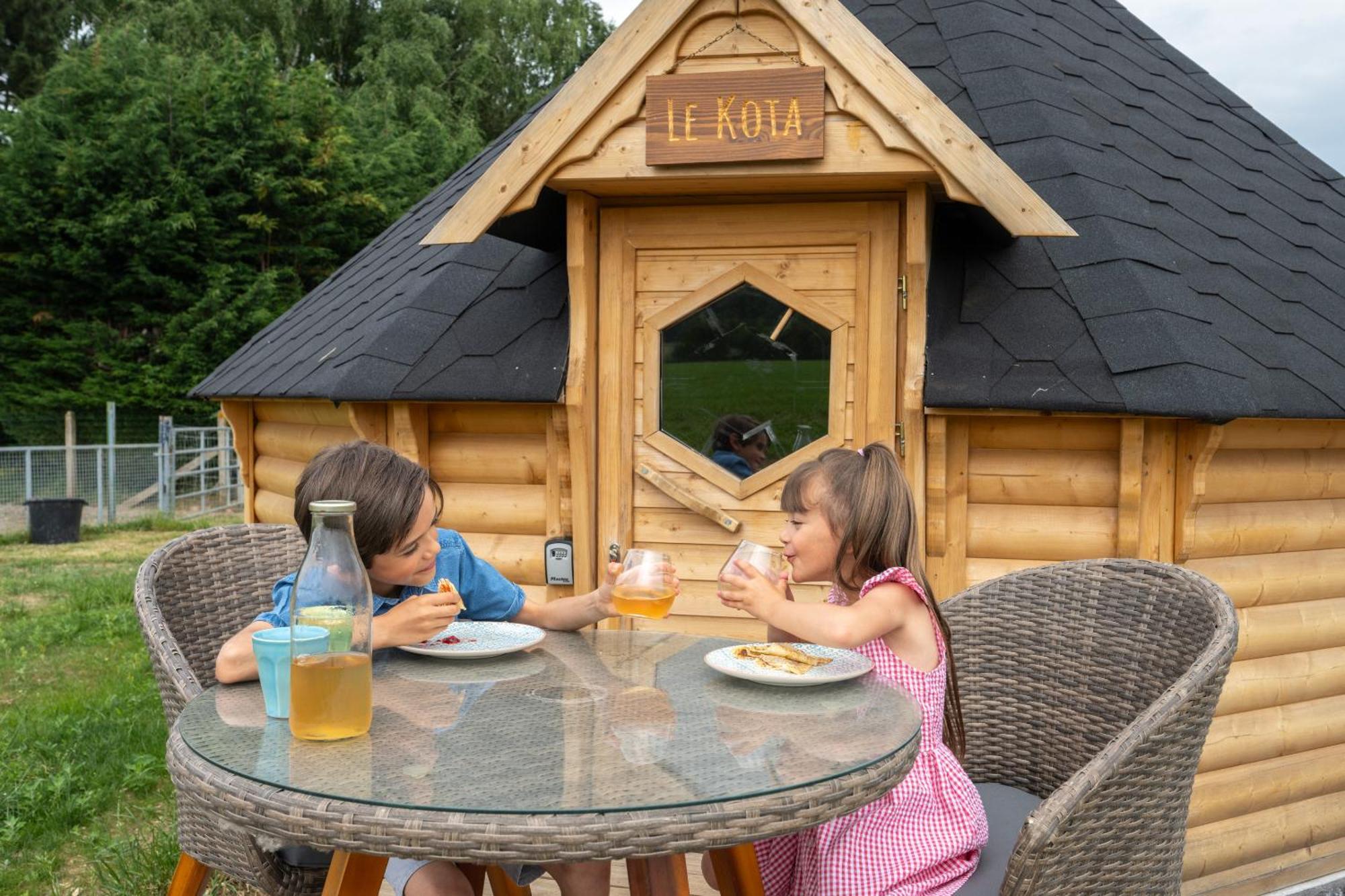 Logements Insolites A La Ferme - Yourte, Kota Ou Pod Farbus Стая снимка